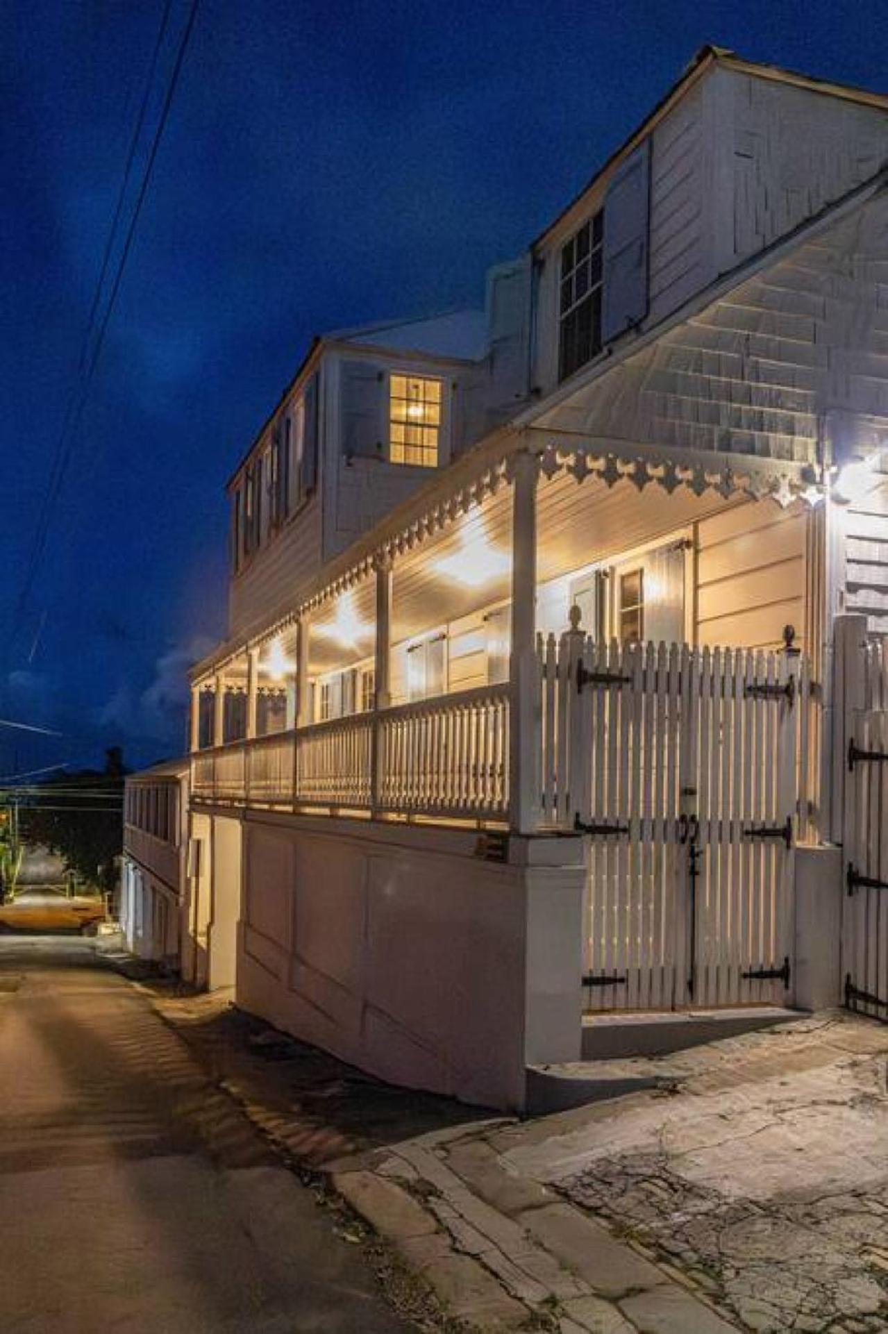 Blackbeards Rendezvous Downtown Danish Villa Christiansted Exterior photo