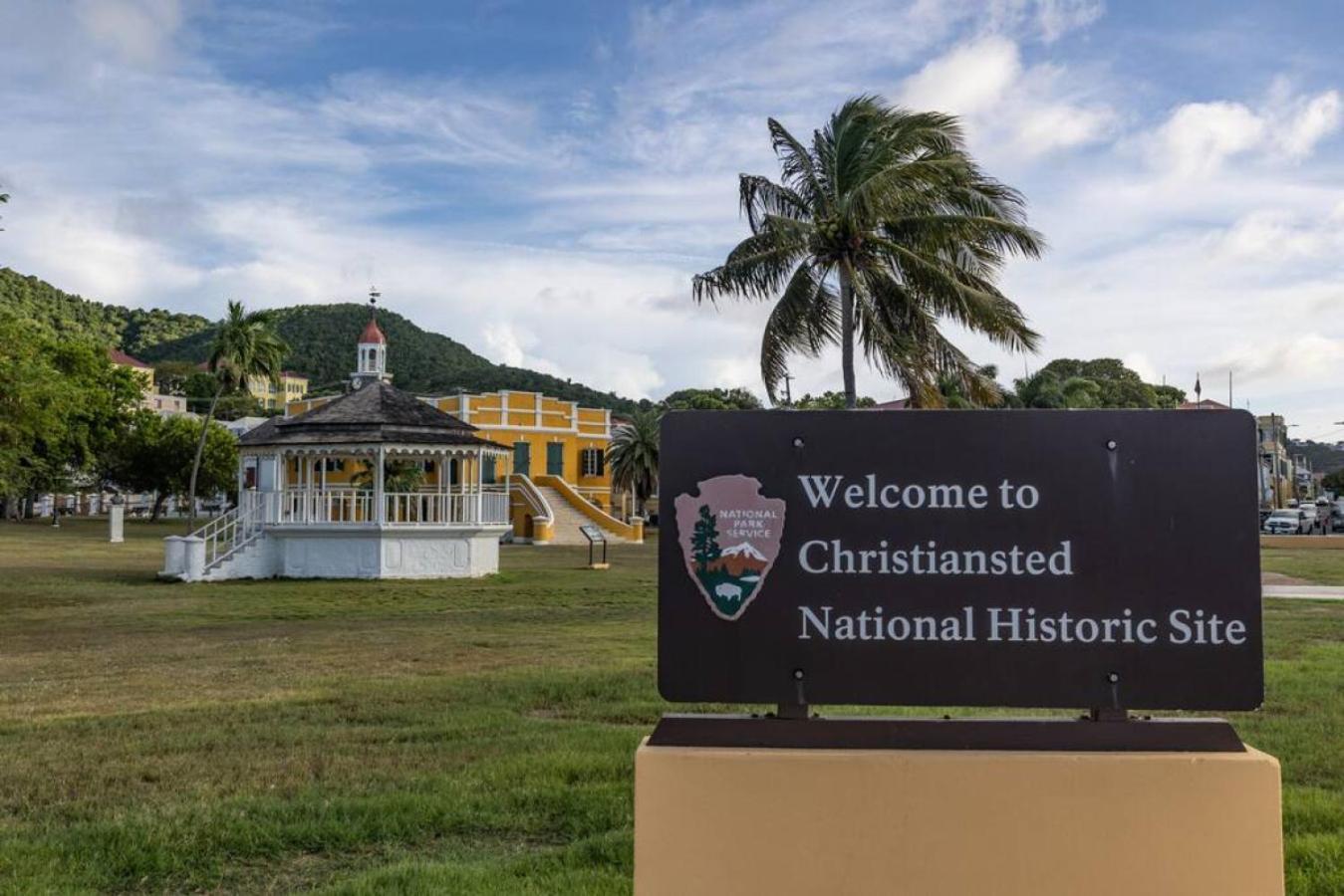 Blackbeards Rendezvous Downtown Danish Villa Christiansted Exterior photo